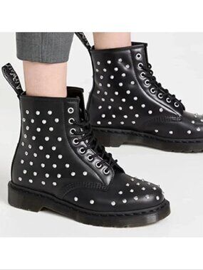 Dr. Martens 1460 Stud Wanama Combat BOOTS Size 7 Black Leather 8-Eye NEW